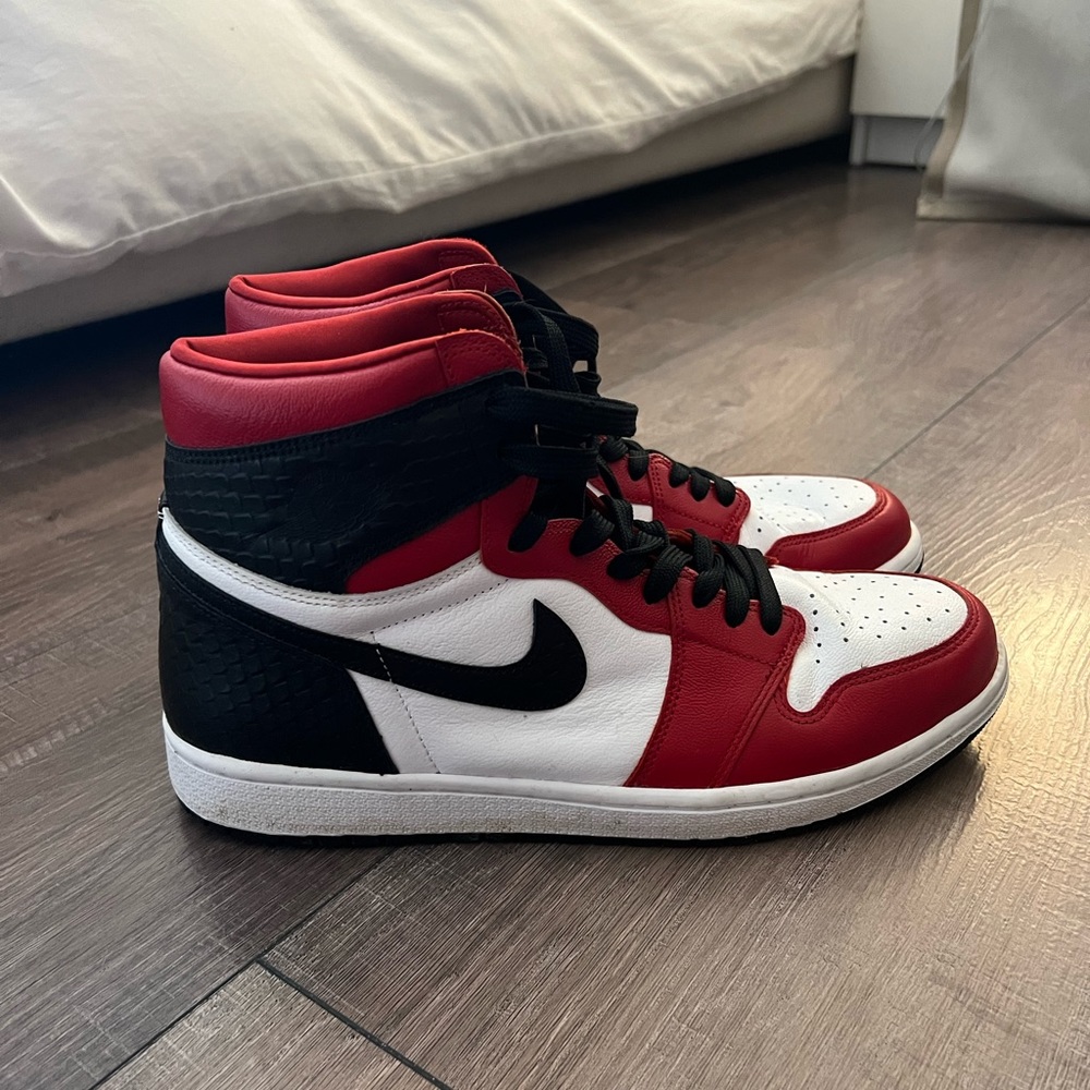 Air Jordan 1 Retro High OG “Satin Red”